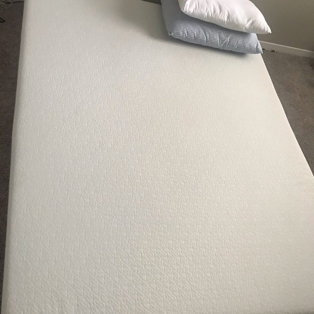 Queen size mattress and pillows